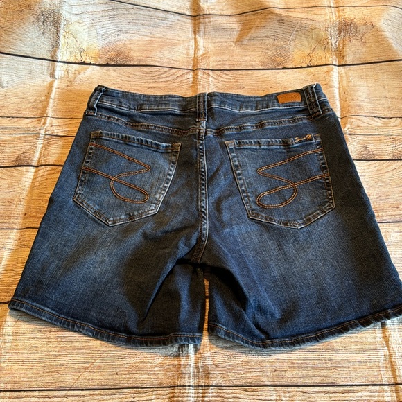 Seven7 Denim Weekend Short Size 10 Dark Wash - Picture 2 of 11